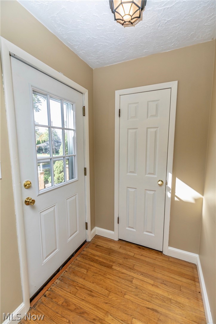 3996 Selnik Road Kent, OH 44240 - Photo 4 of 35