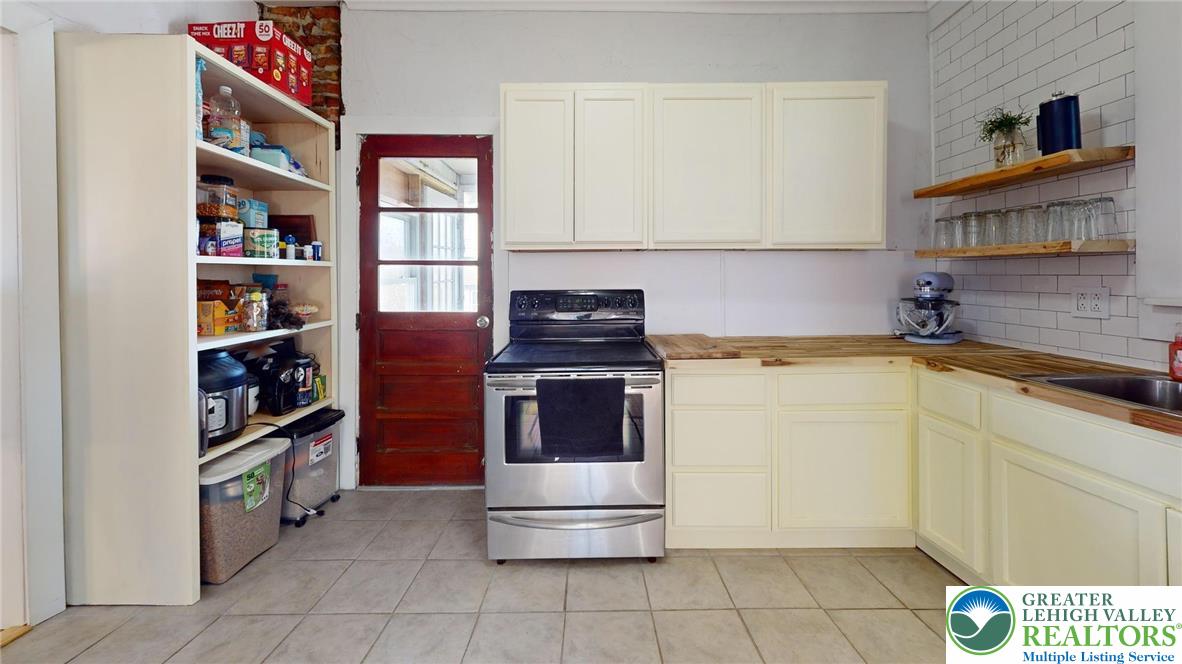 2585 Redington Road Hellertown, PA 18055 - Photo 11 of 46 Gallery Image 11