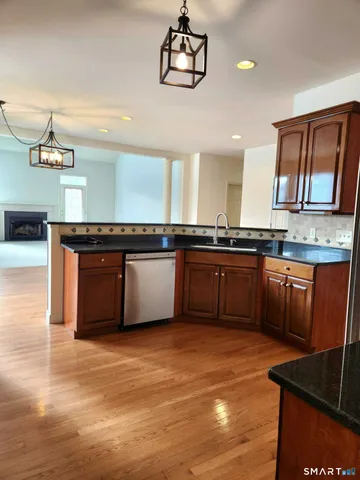 $659,900 | 3 Brookside Drive, Unit 3, Middlebury, CT 06762