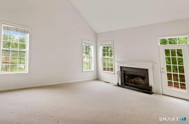 $659,900 | 3 Brookside Drive, Unit 3, Middlebury, CT 06762