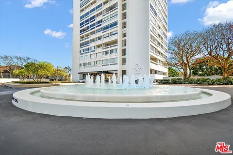 a view of building with outdoor space