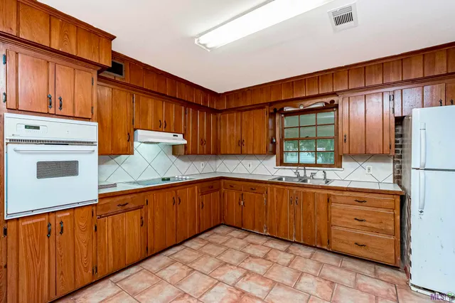 $180,000 | 6165 Highway 74, St. Gabriel, LA 70776