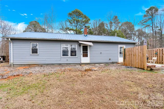 $250,000 | 6716 Navajo Trail, Sherrills Ford, NC 28673