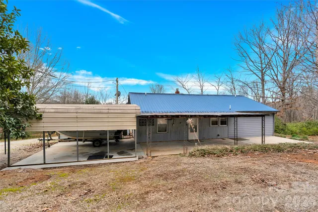 $250,000 | 6716 Navajo Trail, Sherrills Ford, NC 28673