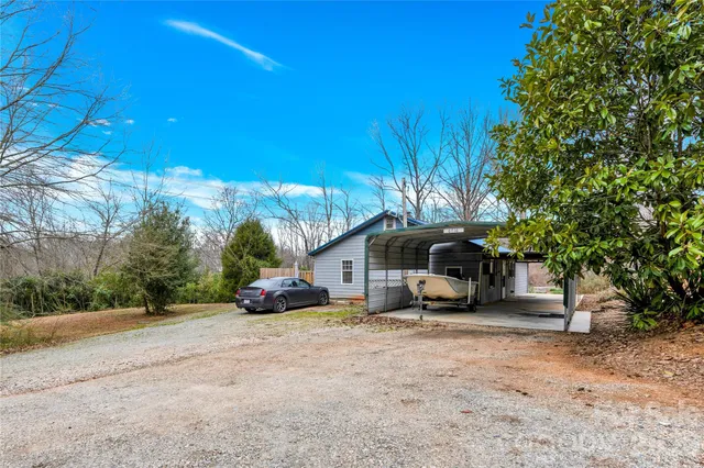 $250,000 | 6716 Navajo Trail, Sherrills Ford, NC 28673