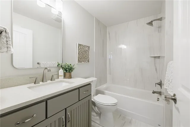 $719,000 | 409 Newport Road, Irondequoit, NY 14622