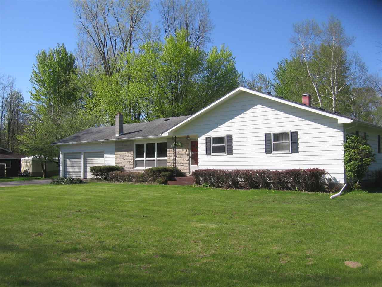 3525 South Vandecar Road Mount Pleasant, MI 48858 - Photo 2 of 7 1816784-1.JPG