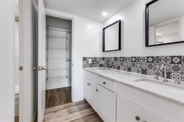 $189,000 | 5881 Preston View Boulevard, Unit 215, Dallas, TX 75240