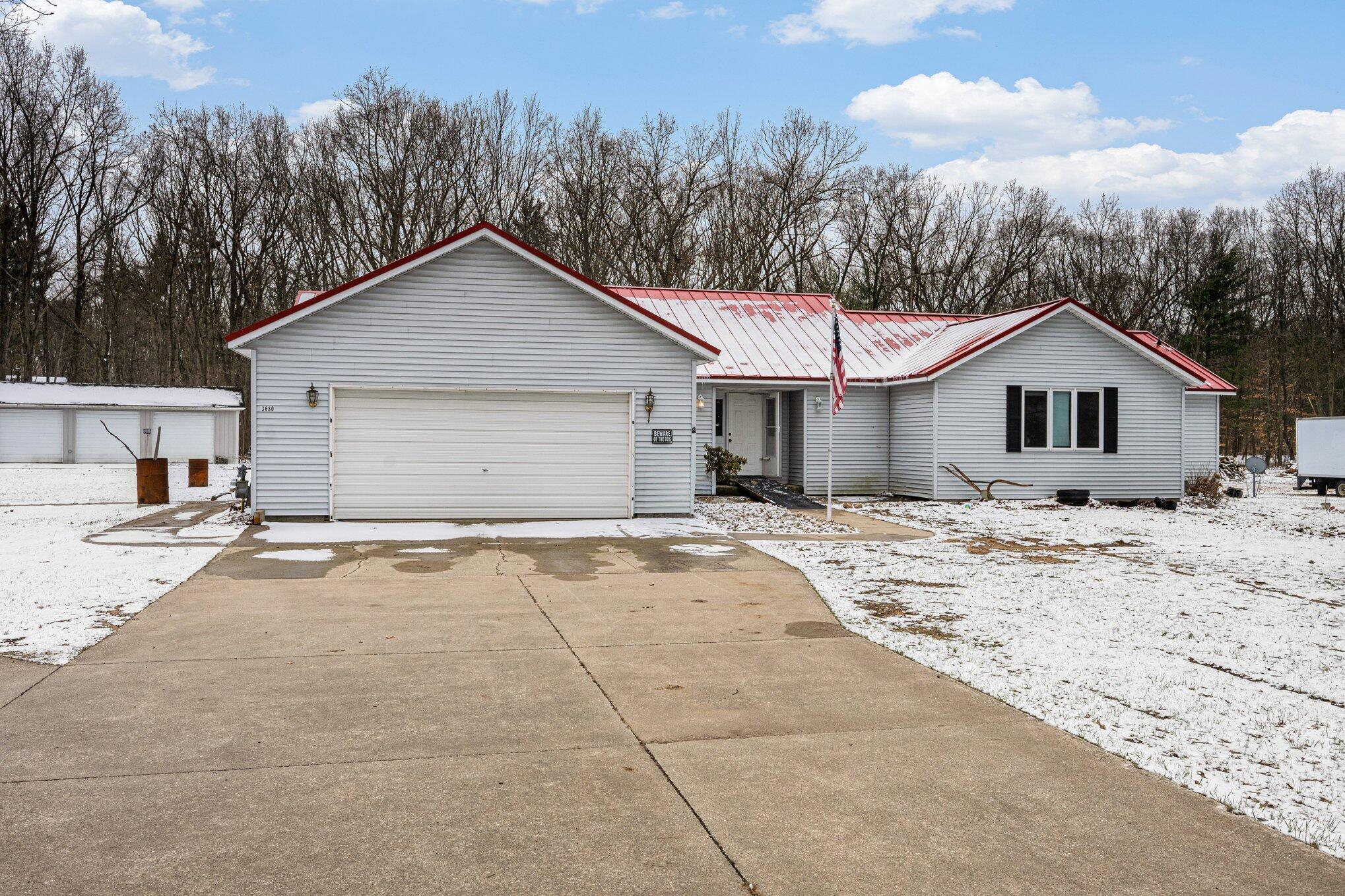 3680 Allegan Dam Road Allegan, MI 49010 - Photo 5 of 33 005_file_1109