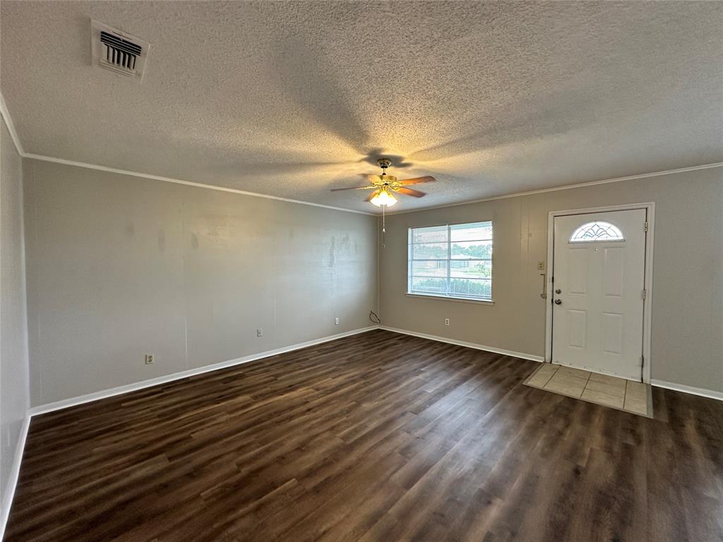 407 Maple Street, Unit B Commerce, TX 75428 - Photo 10 of 16