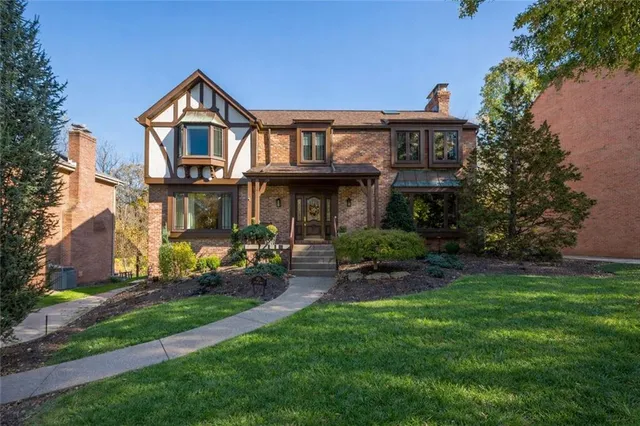 $699,900 | 421 Oaklawn Drive, Pittsburgh, PA 15241