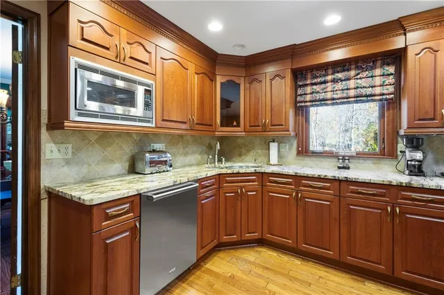 $699,900 | 421 Oaklawn Drive, Pittsburgh, PA 15241