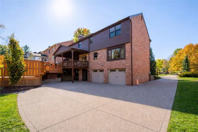 $699,900 | 421 Oaklawn Drive, Pittsburgh, PA 15241