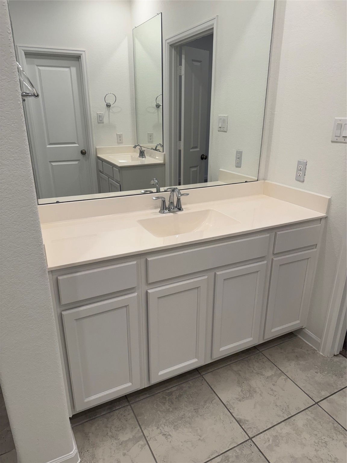 2911 Cooper Hawk Lane Richmond, TX 77406 - Photo 17 of 27 a bathroom with a sink and a mirror