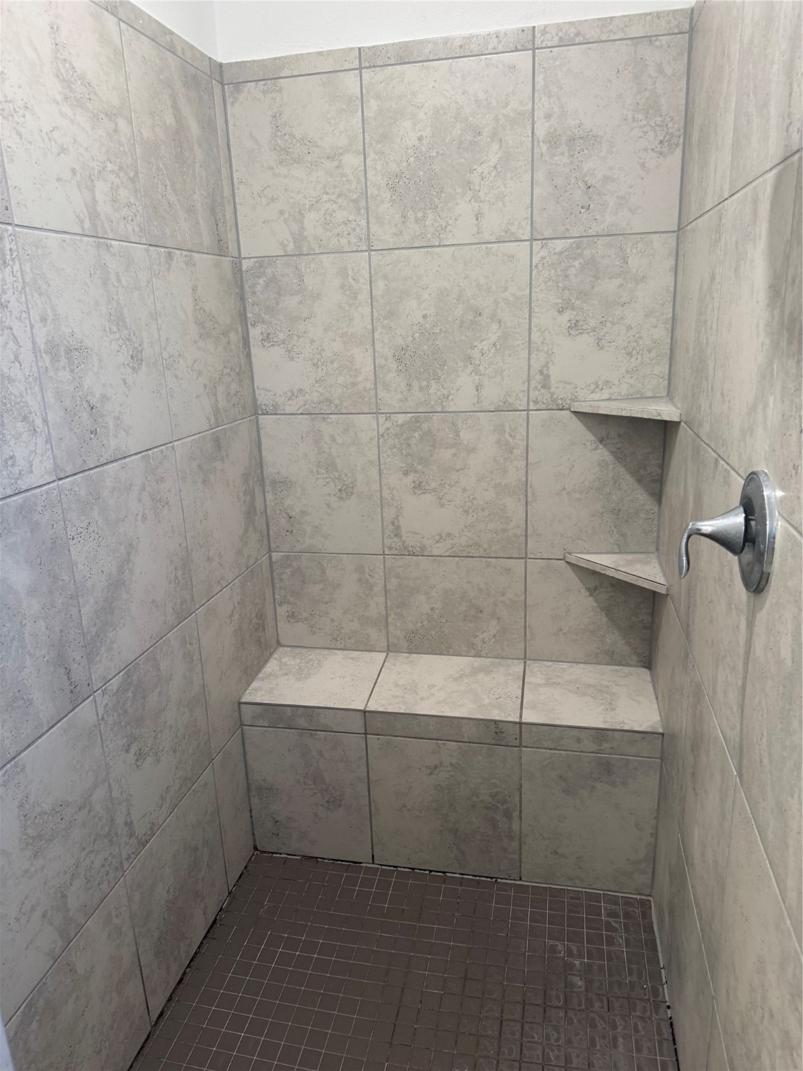 2911 Cooper Hawk Lane Richmond, TX 77406 - Photo 19 of 27 a bathroom with a shower