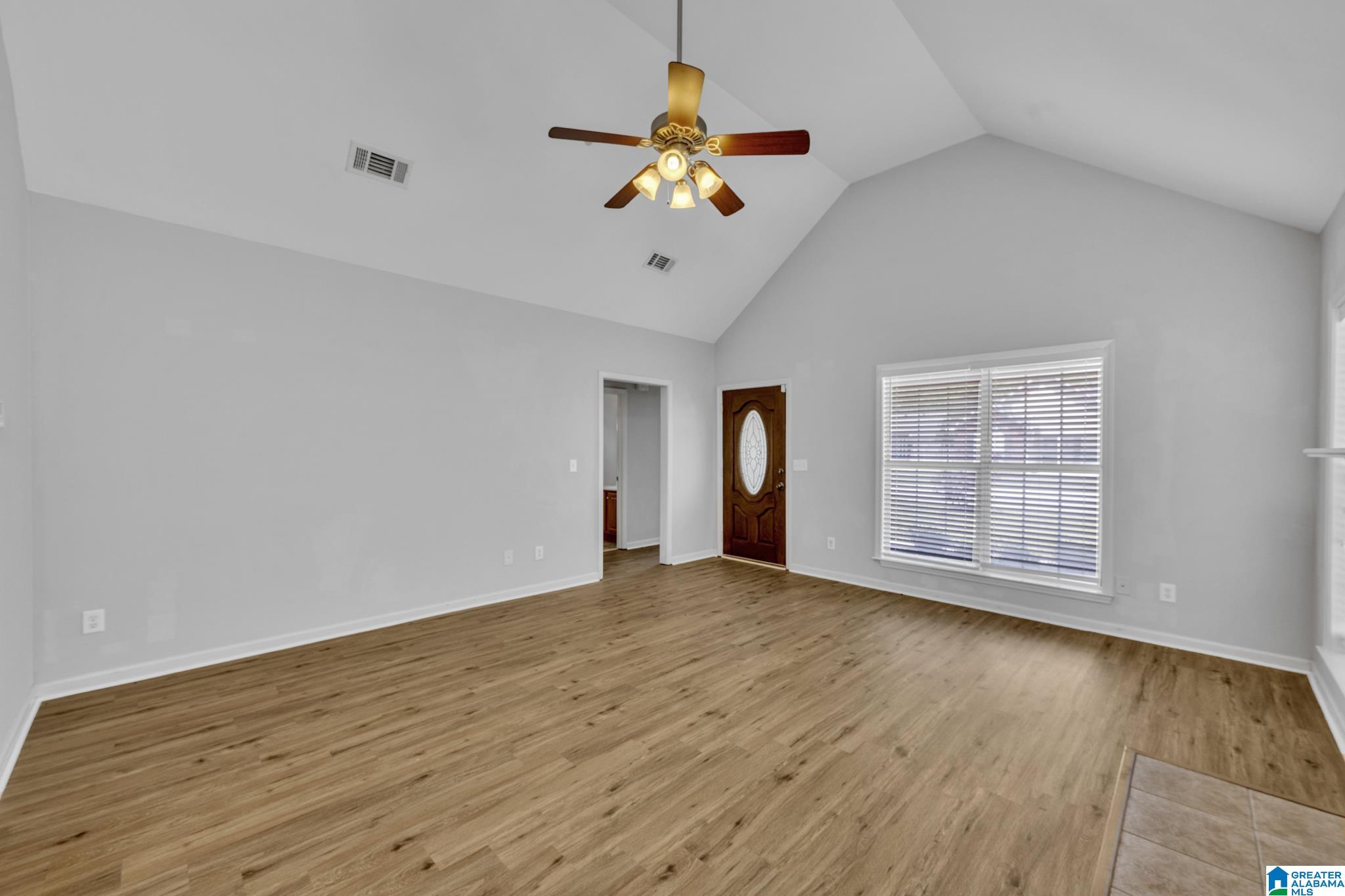137 Spring Street Calera, AL 35040 - Photo 8 of 31