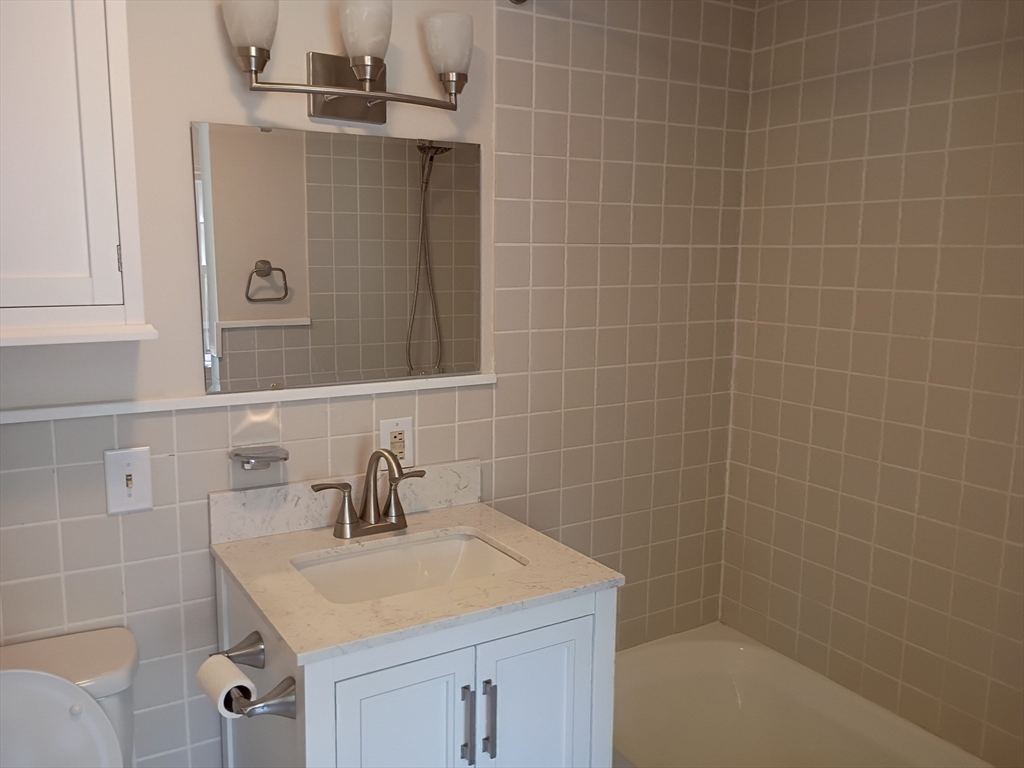 106 R Main Street Newbury, MA 01922 - Photo 13 of 32