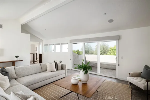 $3,075,000 | 102 Via Zapata, San Clemente, CA 92672