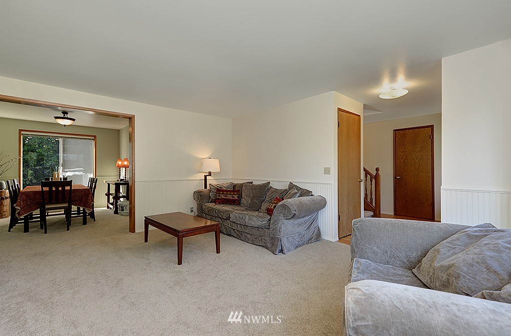 14717 104th Avenue Northeast Bothell, WA 98011 - Photo 3 of 22 Gallery Image 3