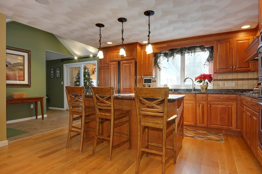 9 Longview Road Chelmsford, MA 01824 - Photo 7 of 28 Gallery Image 7