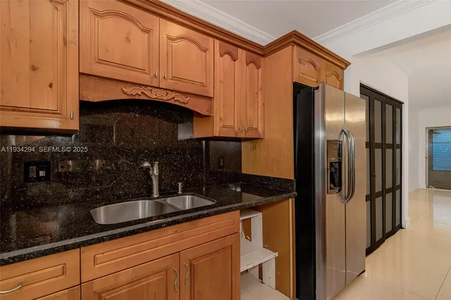 $2,300 | 1560 Northeast 127th Street, Unit 113, North Miami, FL 33161