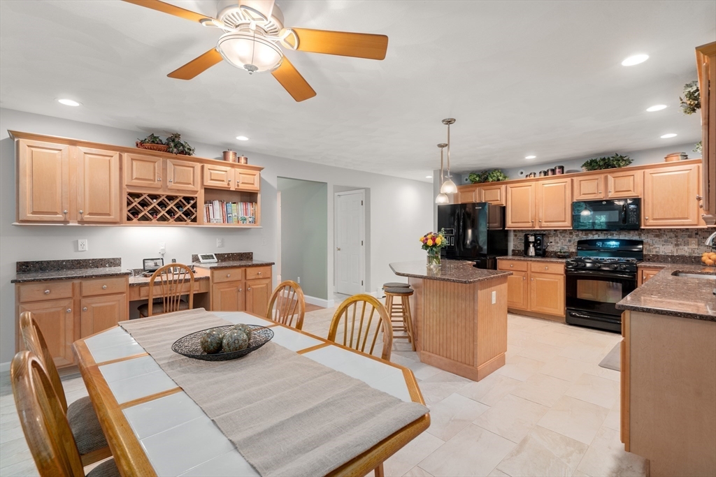 3 Exeter Road Hudson, MA 01749 - Photo 12 of 39