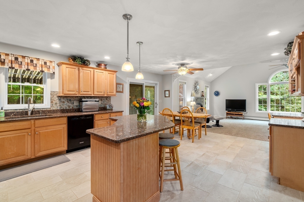 3 Exeter Road Hudson, MA 01749 - Photo 14 of 39