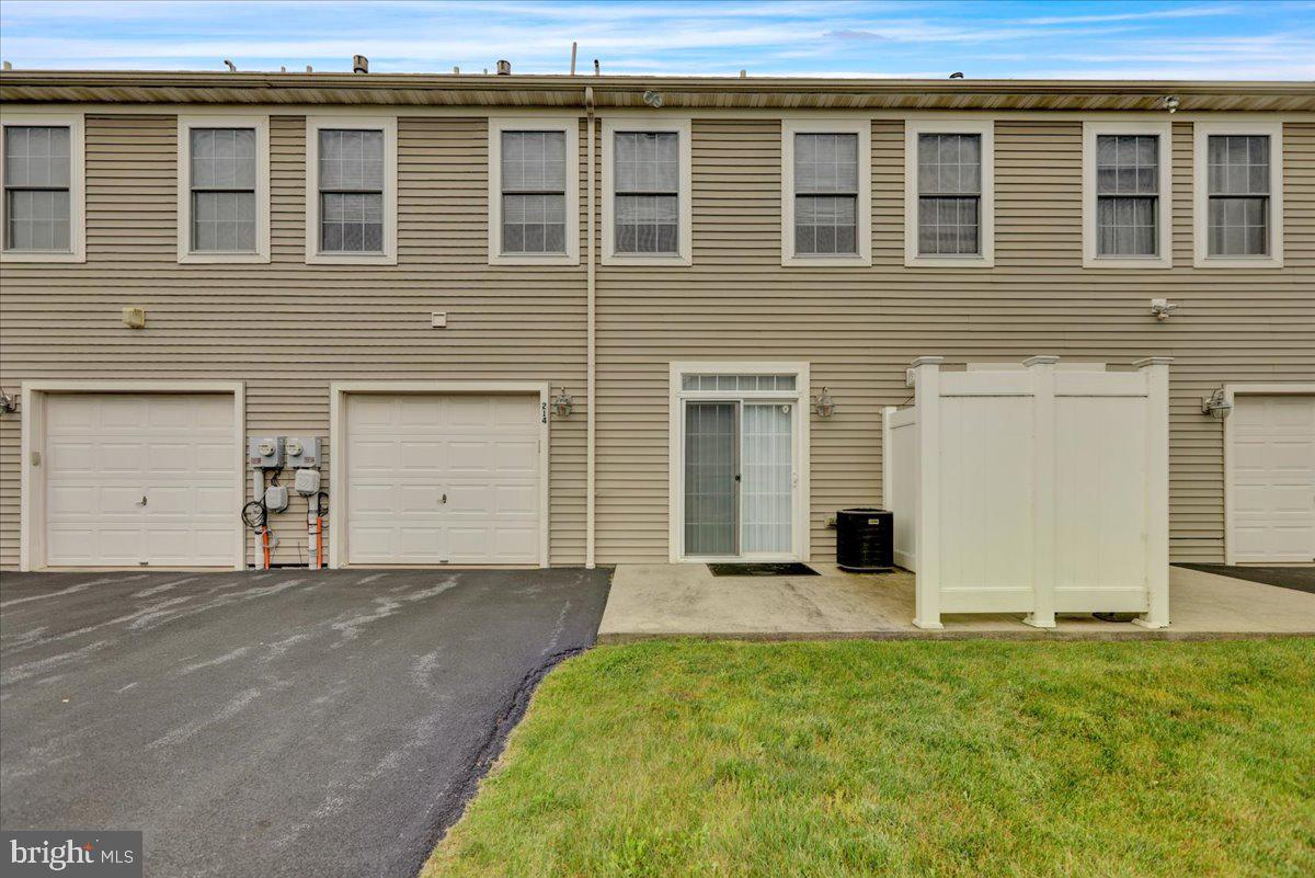 214 Springmont Drive Reading, PA 19610 - Photo 27 of 28 Gallery Image 27