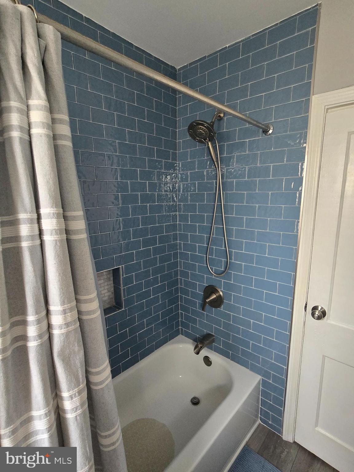 5452 Euclid Street Philadelphia, PA 19131 - Photo 15 of 22 a bathroom with a bathtub