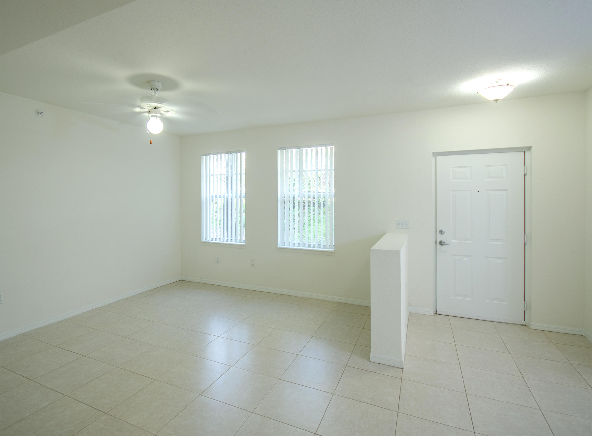 6324 West Sample Road, Unit 6324 Coral Springs, FL 33067 - Photo 3 of 27 entry & living area
