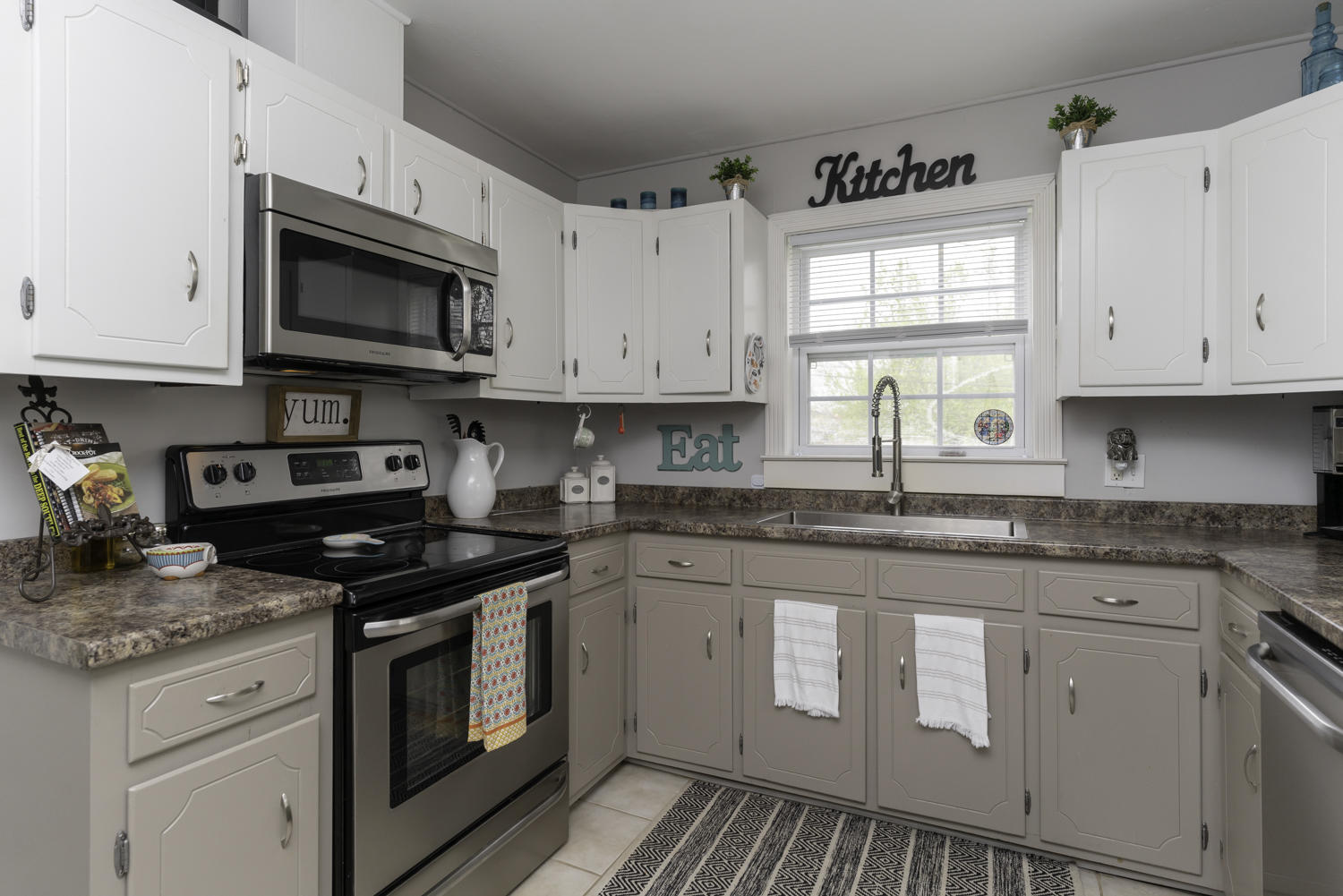 403 Forrest Road, Unit 33 Fort Oglethorpe, GA 30742 - Photo 9 of 25 Kitchen