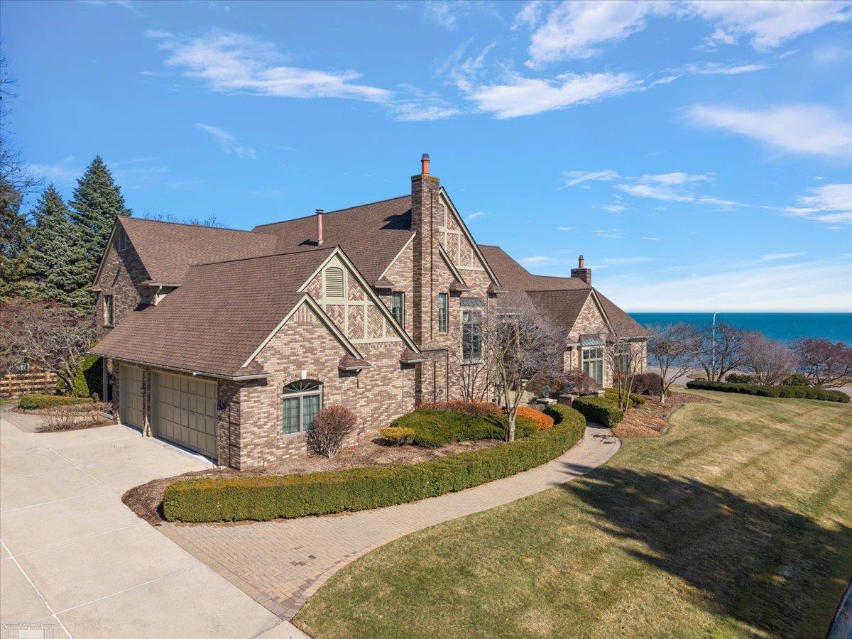 207 Lake Shore Road Grosse Pointe, MI 48236 - Photo 3 of 91