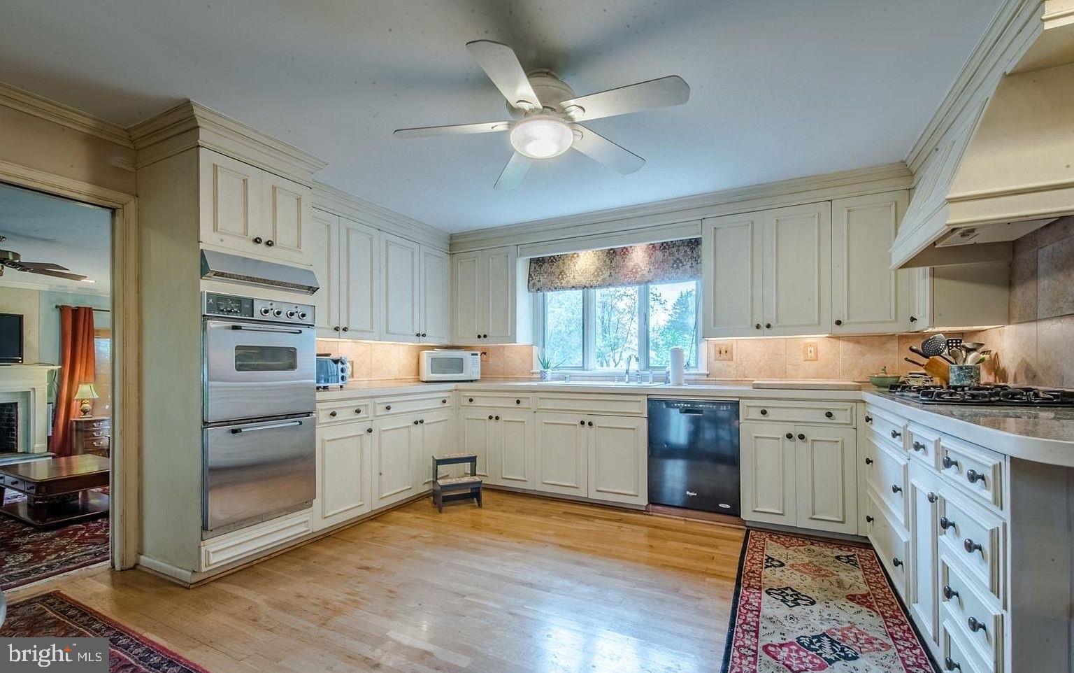 312 Cedarcroft Road Baltimore, MD 21212 - Photo 7 of 30 Kitchen