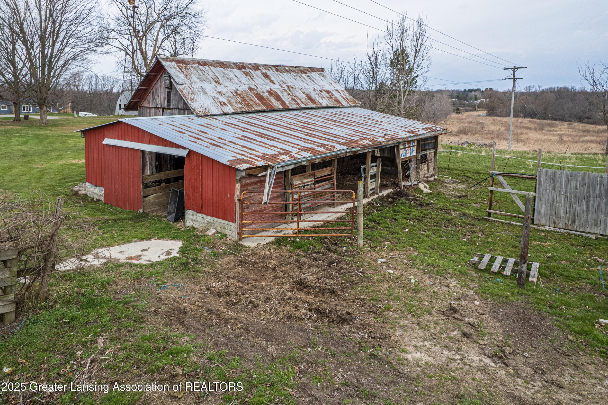 13577 Upton Road Bath, MI 48808 - Photo 40 of 43 Barn