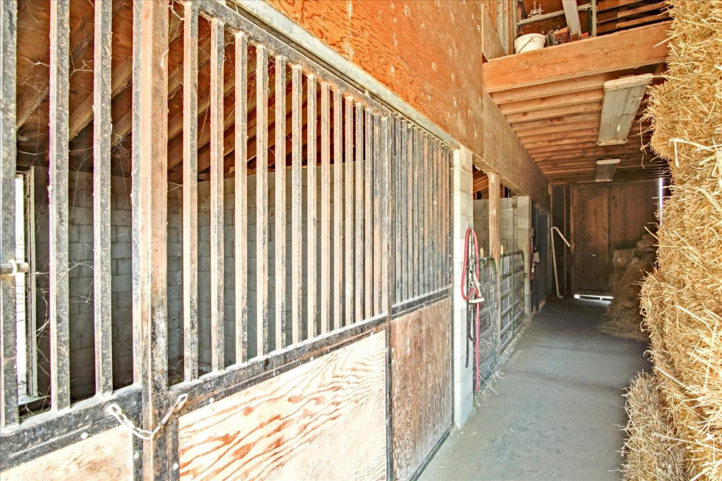 280 Lone Tree Road Hollister, CA 95023 - Photo 47 of 77 Gallery Image 47