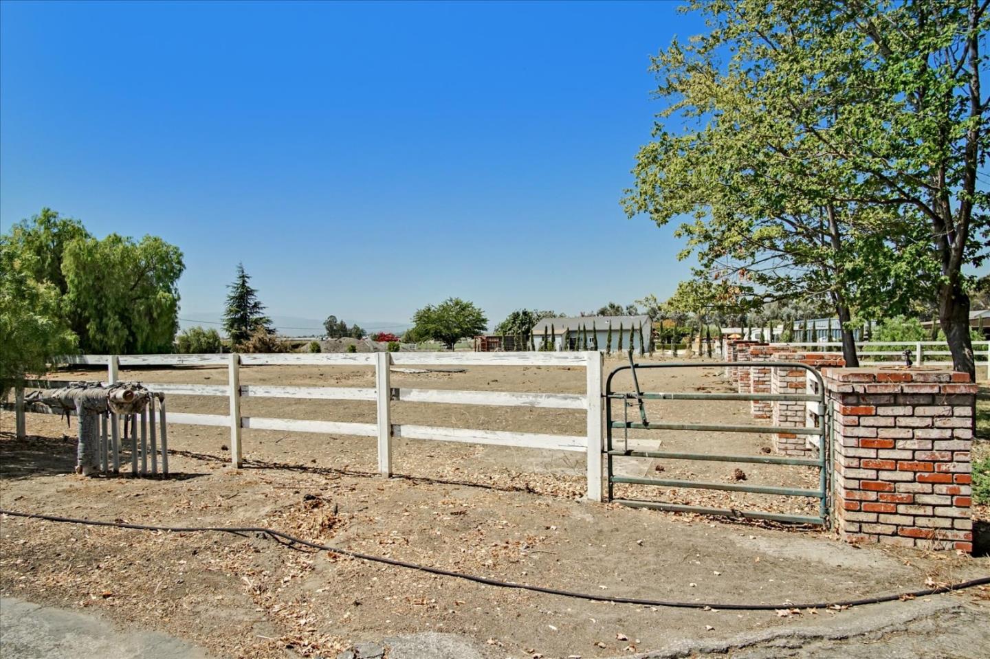 280 Lone Tree Road Hollister, CA 95023 - Photo 52 of 77 Gallery Image 52