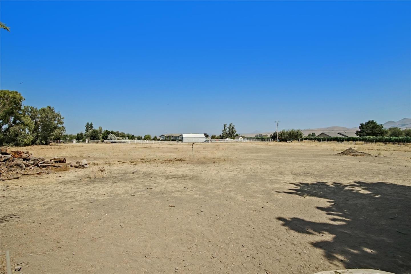 280 Lone Tree Road Hollister, CA 95023 - Photo 55 of 77 Gallery Image 55