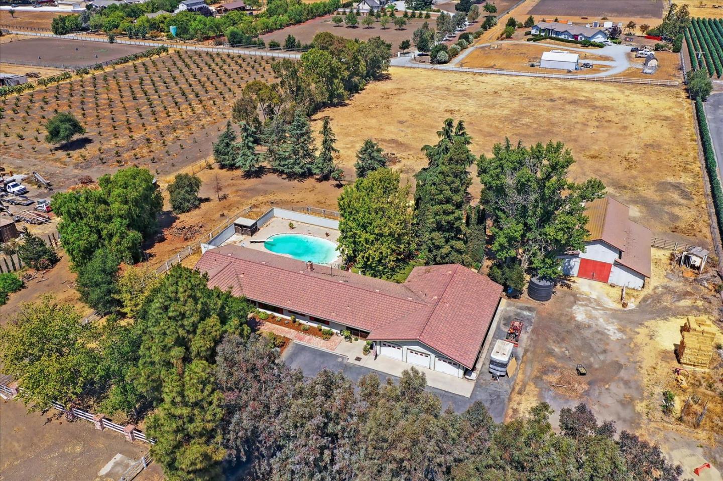 280 Lone Tree Road Hollister, CA 95023 - Photo 61 of 77 Gallery Image 61