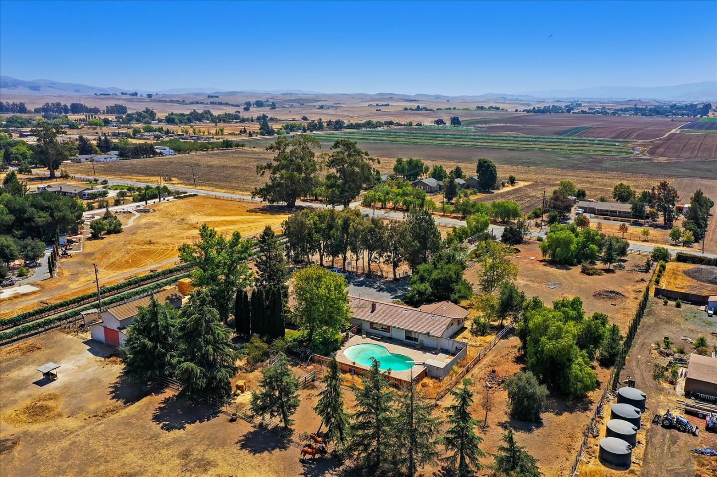 280 Lone Tree Road Hollister, CA 95023 - Photo 70 of 77 Gallery Image 70