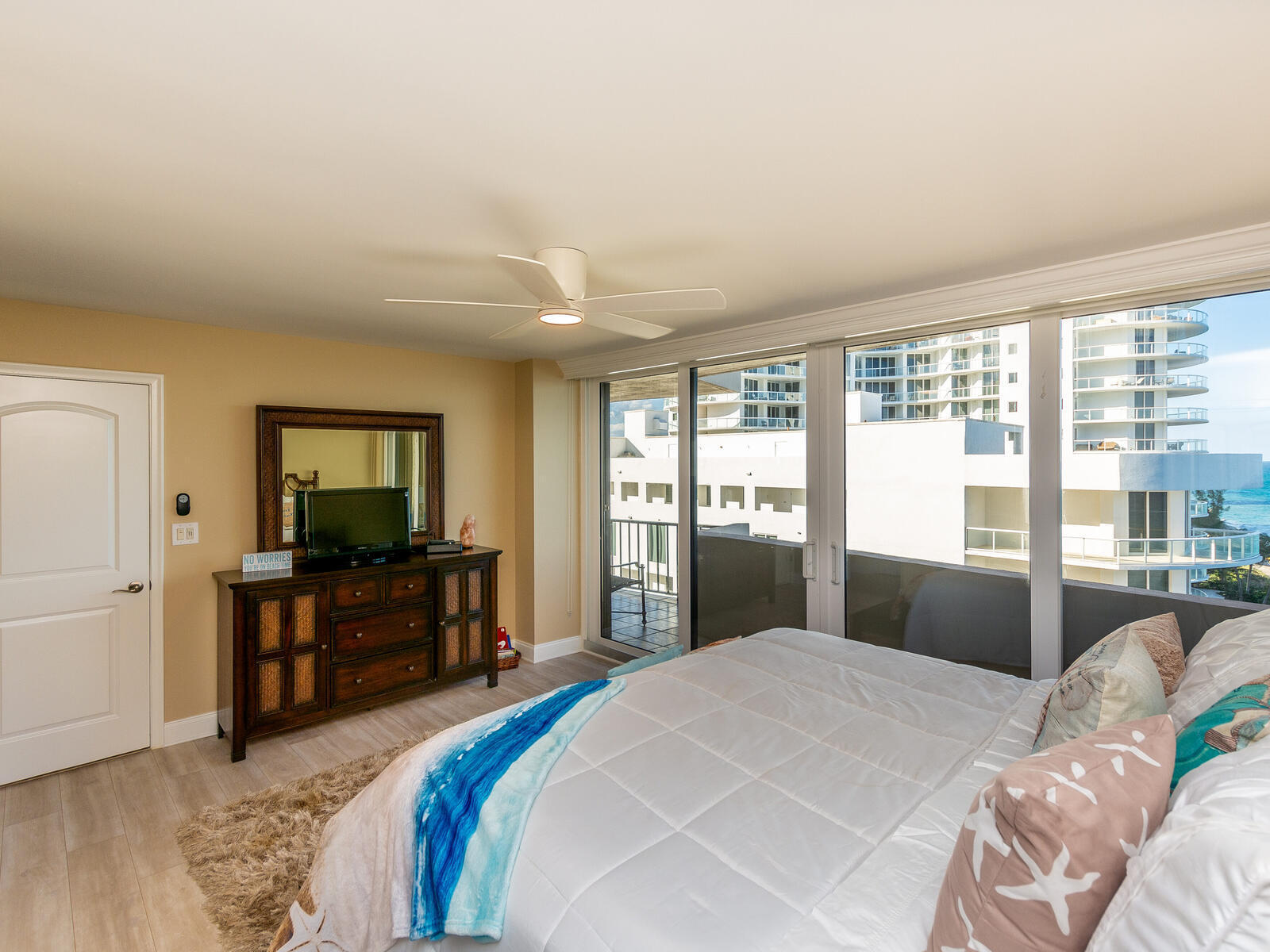 4200 North Ocean Drive, Unit 1806 Riviera Beach, FL 33404 - Photo 26 of 49 4200 N Ocean Dr Unit 806 Riviera Beach F
