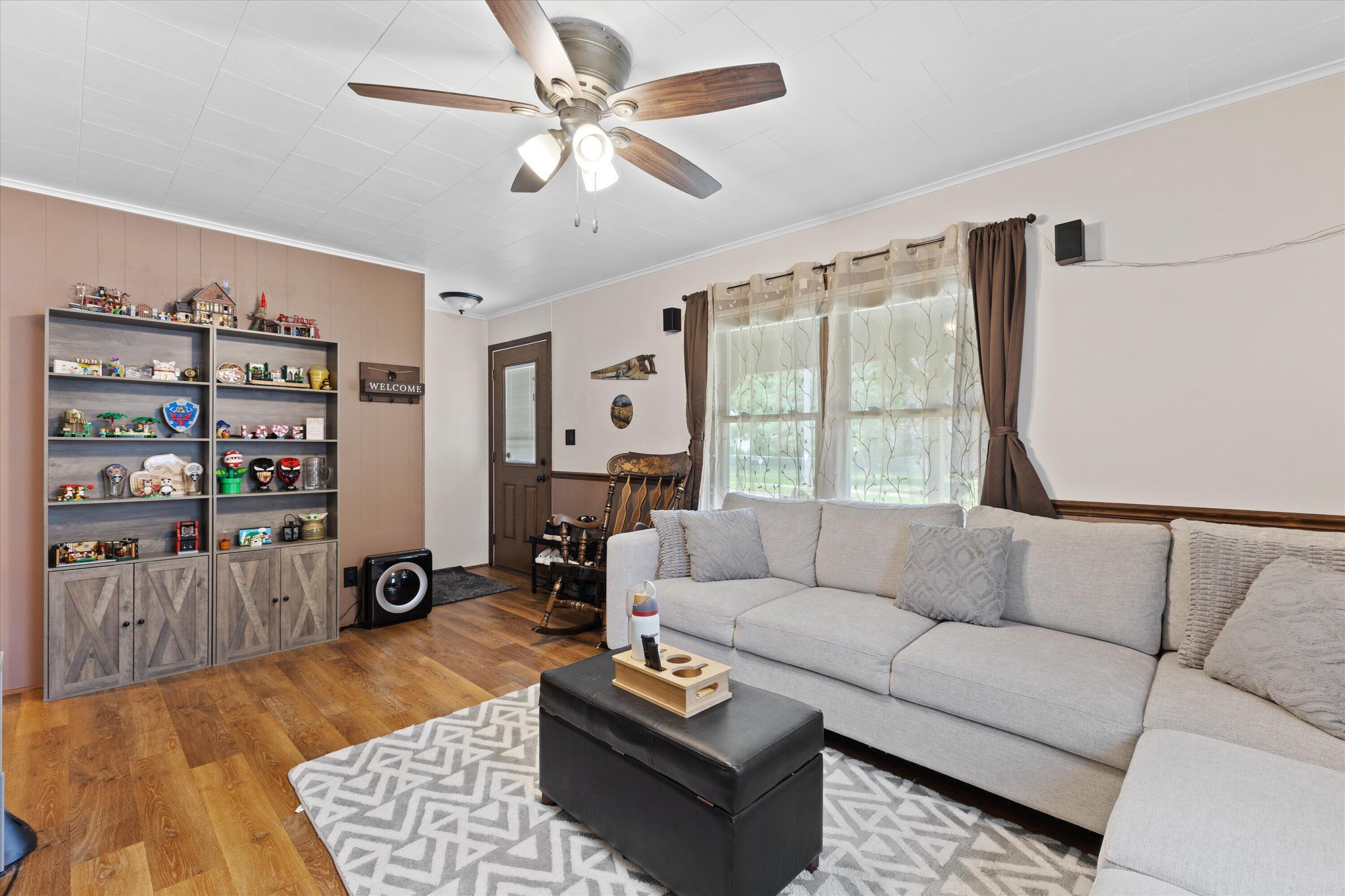 3915 55th Street Kenosha, WI 53144 - Photo 4 of 23 04-KCM-18
