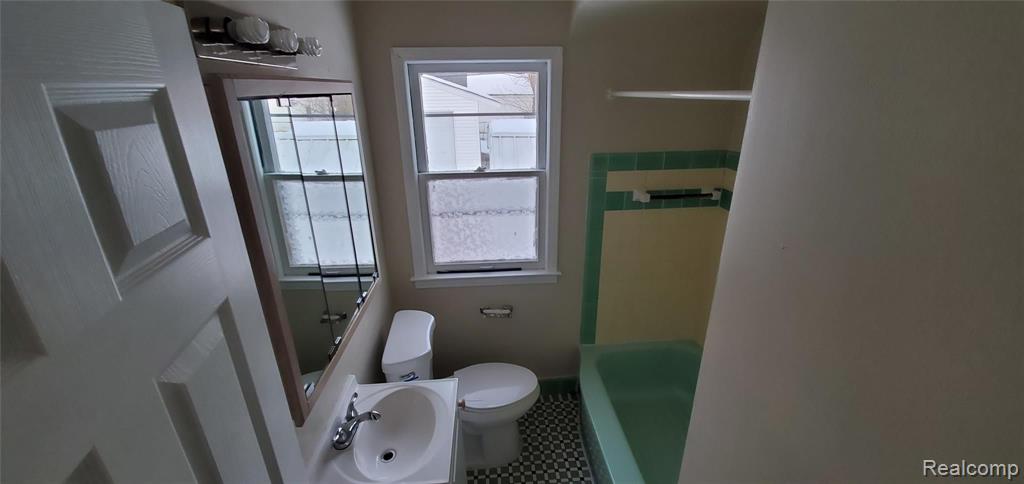 14663 Jacob Avenue Eastpointe, MI 48021 - Photo 15 of 39