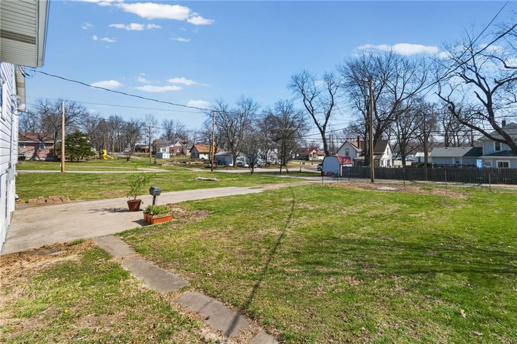 618 North Chestnut Street Cameron, MO 64429 - Photo 25 of 38
