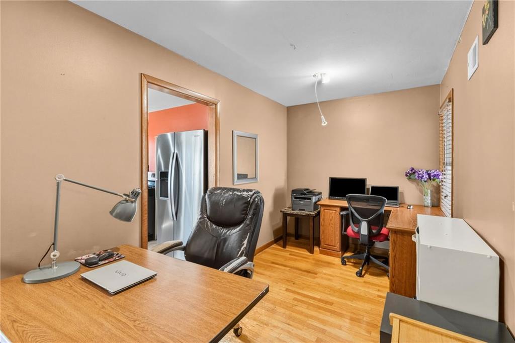 618 North Chestnut Street Cameron, MO 64429 - Photo 4 of 38