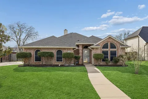$460,000 | 2741 Naples Drive, Hurst, TX 76054