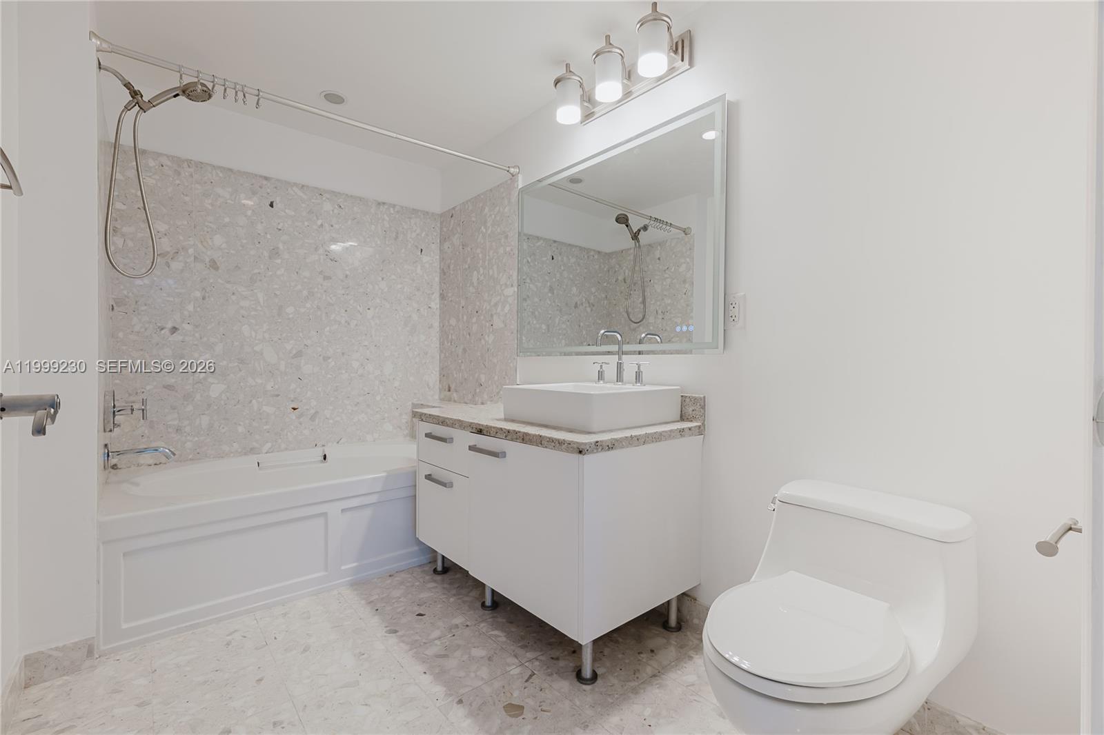 185 Southwest 7th Street, Unit 2007 Miami, FL 33130 - Photo 18 of 23