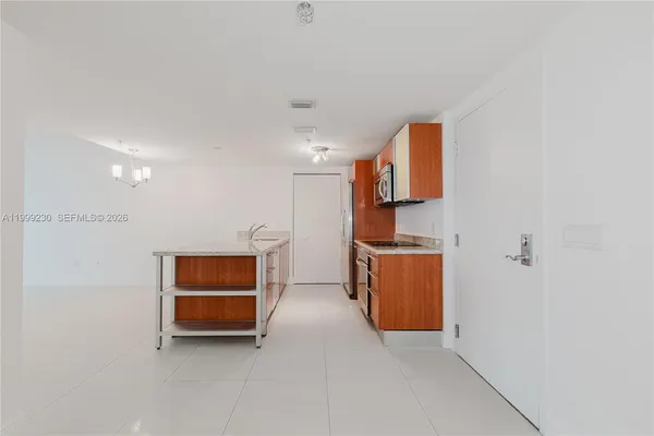 $3,000 | 185 Southwest 7th Street, Unit 2007, Miami, FL 33130