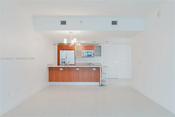$3,000 | 185 Southwest 7th Street, Unit 2007, Miami, FL 33130