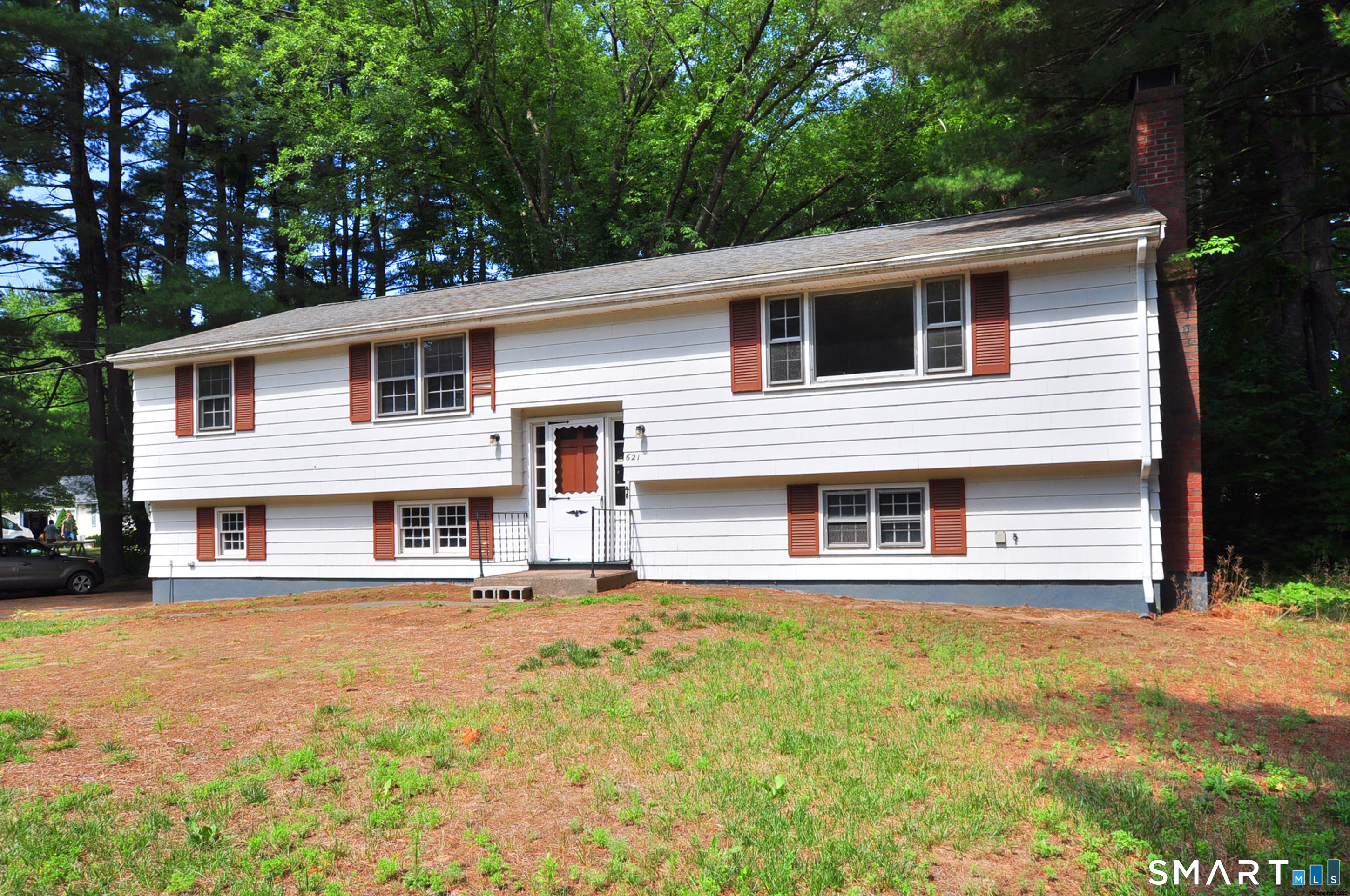 621 Kennedy Road Windsor, CT 06095 - Photo 2 of 28