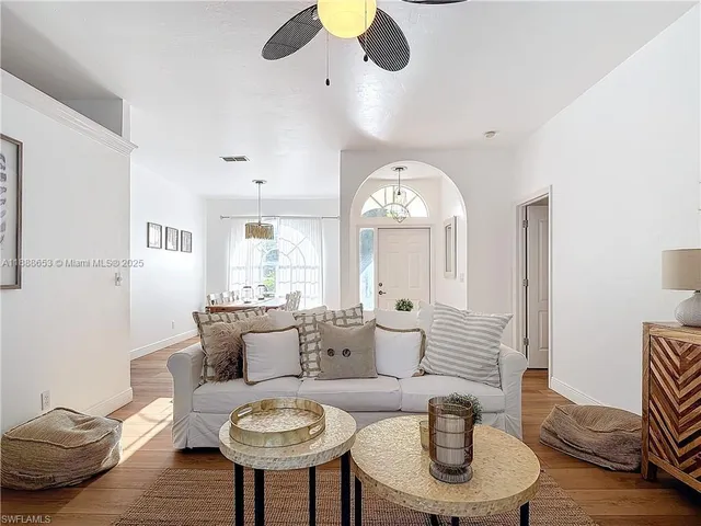 $750,000 | 4991 Brixton Court, Naples, FL 34104